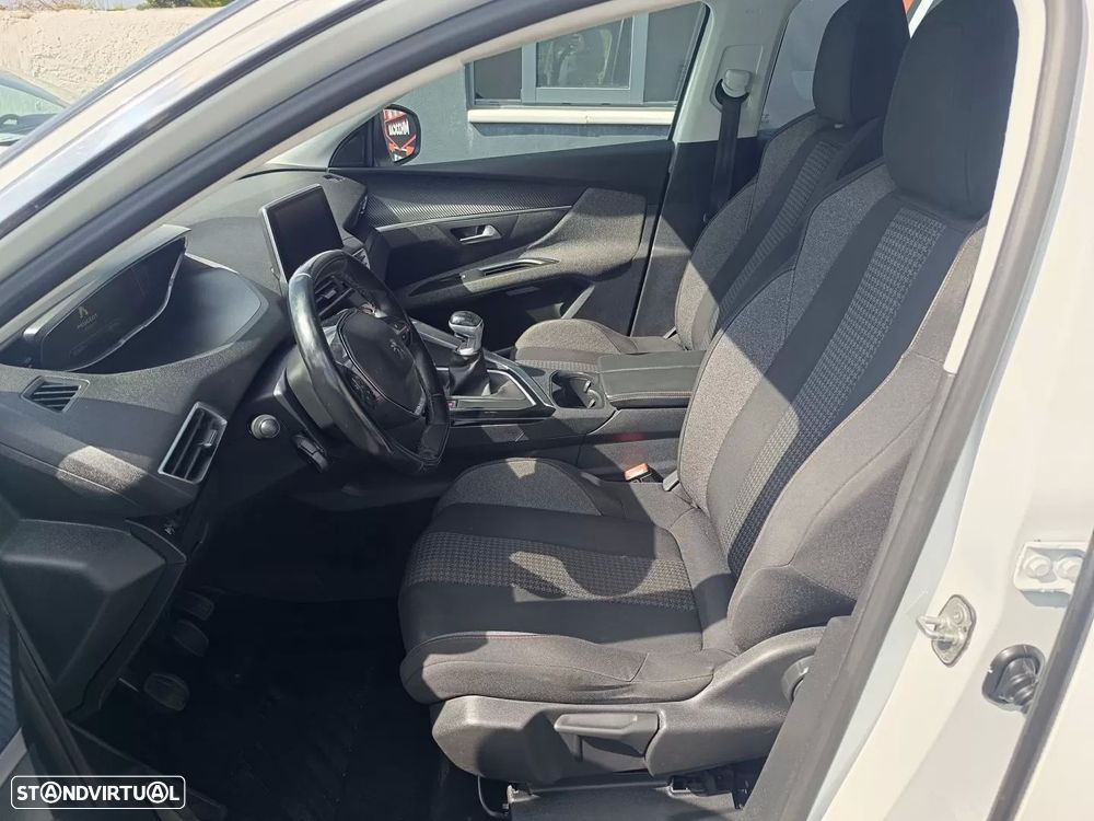 Peugeot 5008 1.2 PureTech Active Pack - 29