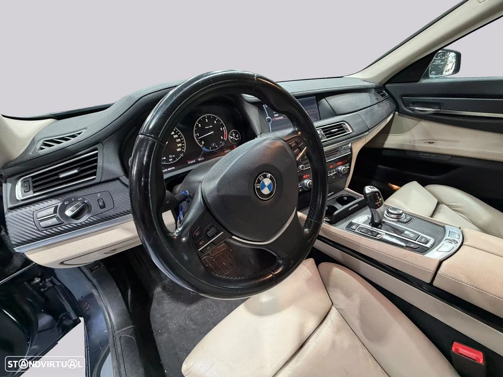 BMW 740 — fotografia 16