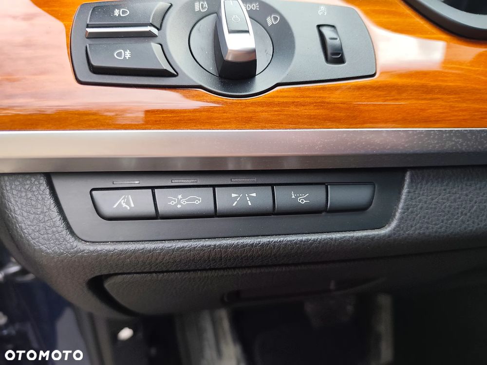 BMW Seria 7 750i L xDrive - 37