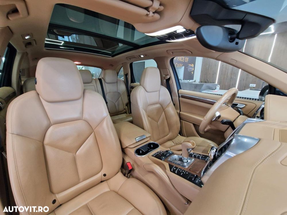 Porsche Cayenne Tiptronic S - 10