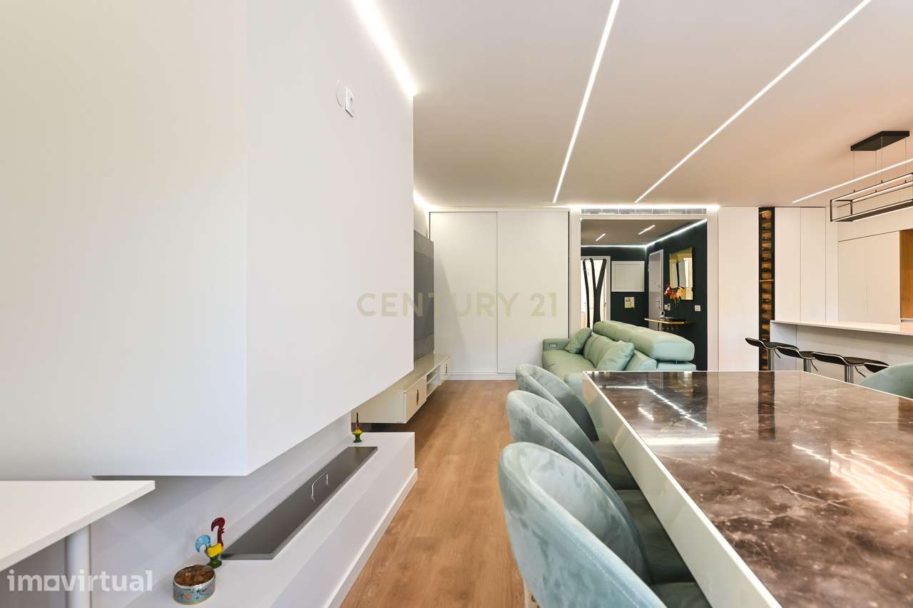 Apartamento Renovado em Cascais com Terraço e Garagem - Grande imagem: 3/28