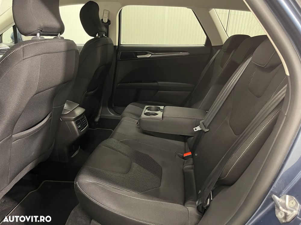 Ford Mondeo 2.0 HEV Titanium - 11