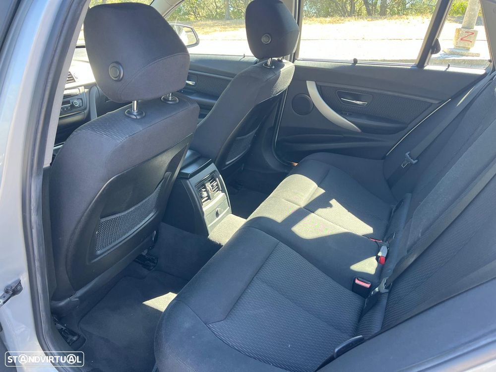 BMW 318 d Auto - 7