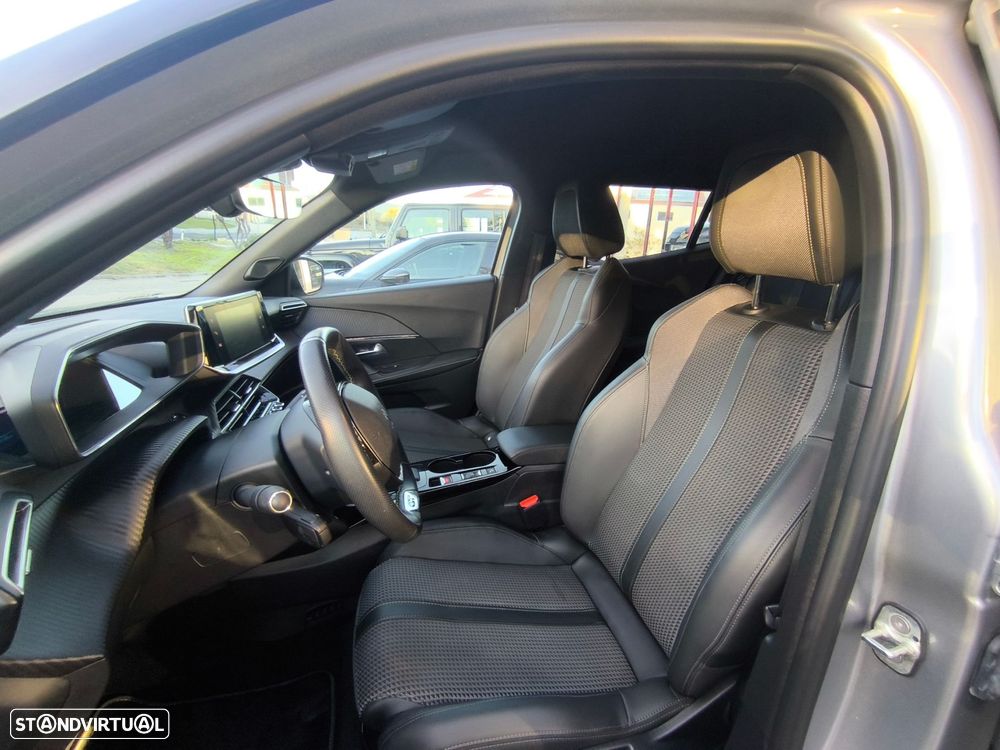 Peugeot e-2008 50 kWh GT - 7