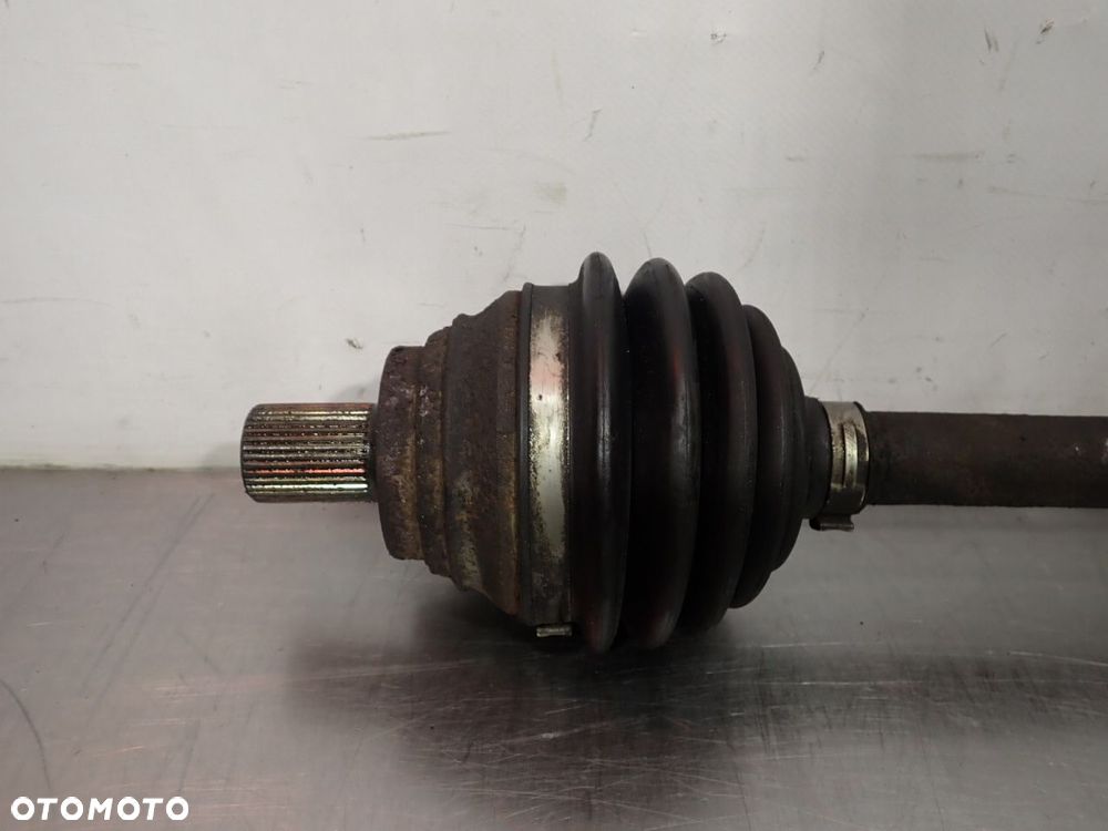 PÓŁOŚ LEWA AUDI A3 8P - 5