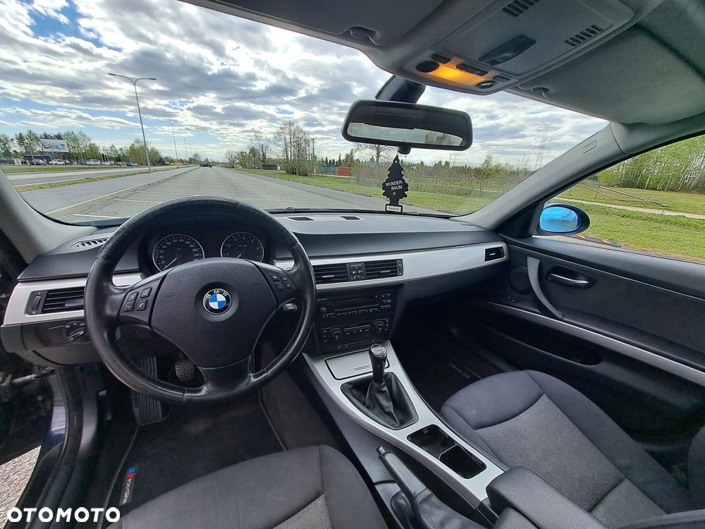 BMW Seria 3 325xi - 7