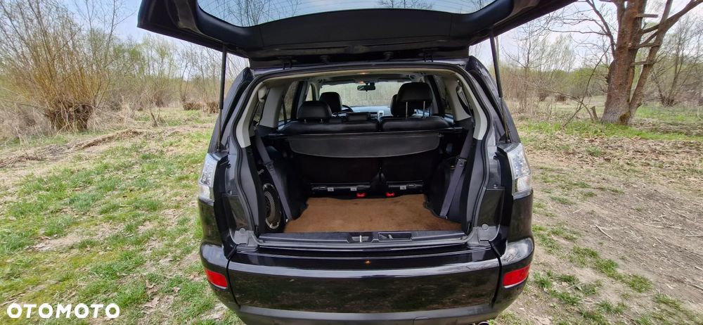 Mitsubishi Outlander 2.0 DID Instyle - 12