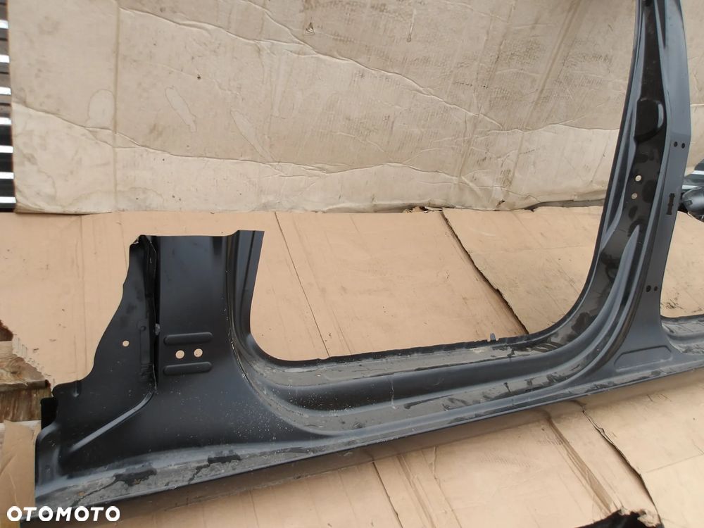 SLUPEK PROG LEWY AUDI A4 B9 LIFT - 4