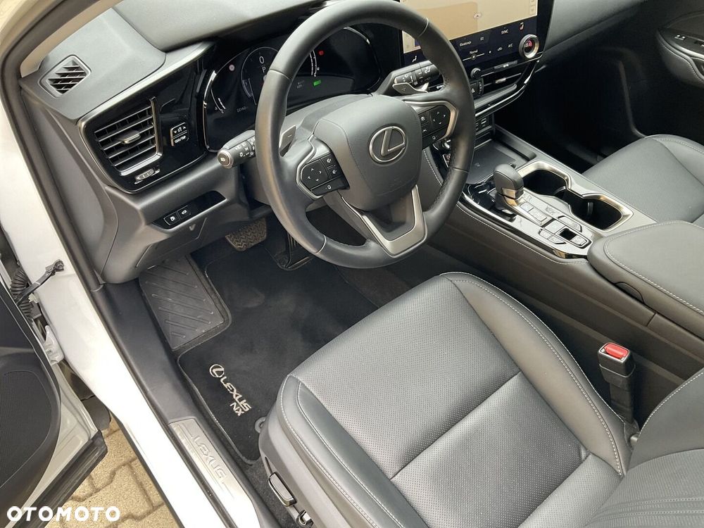 Lexus NX 350h Prestige AWD - 18