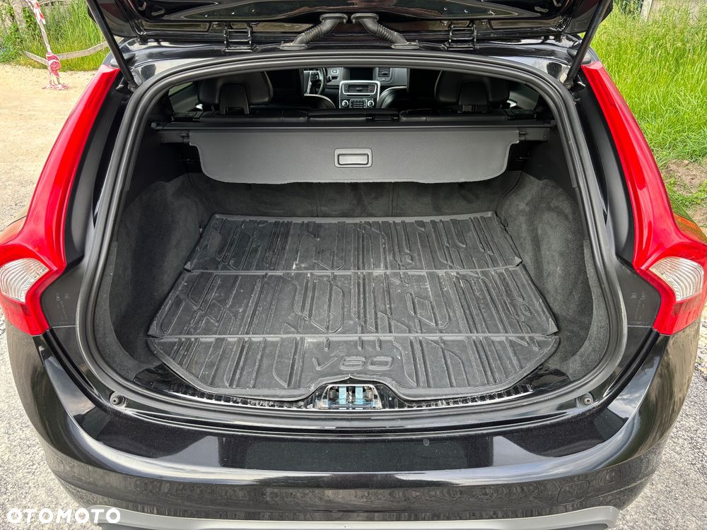 Volvo V60 D4 Drive-E R-Design Momentum - 8