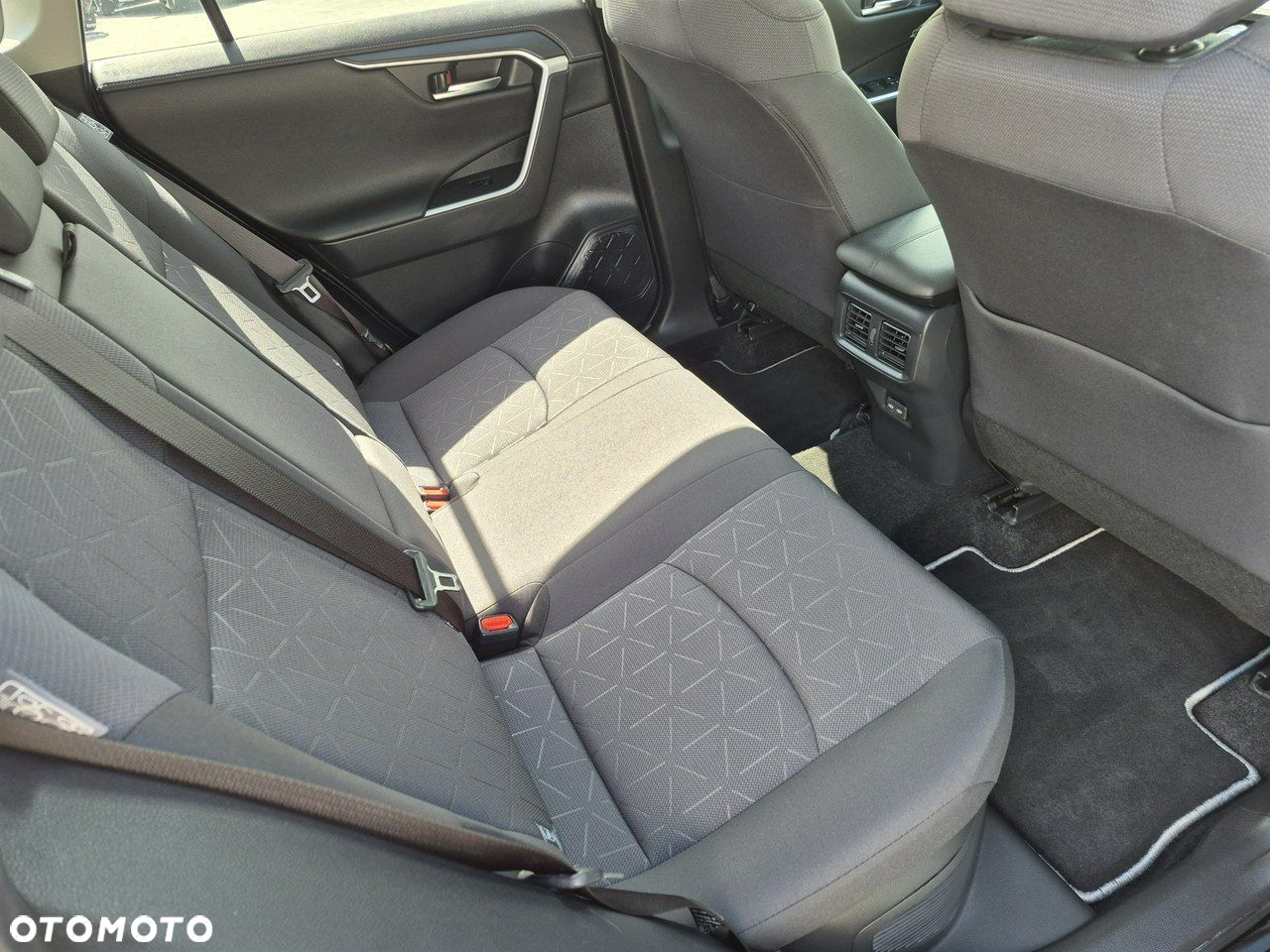 Toyota RAV4 - 12
