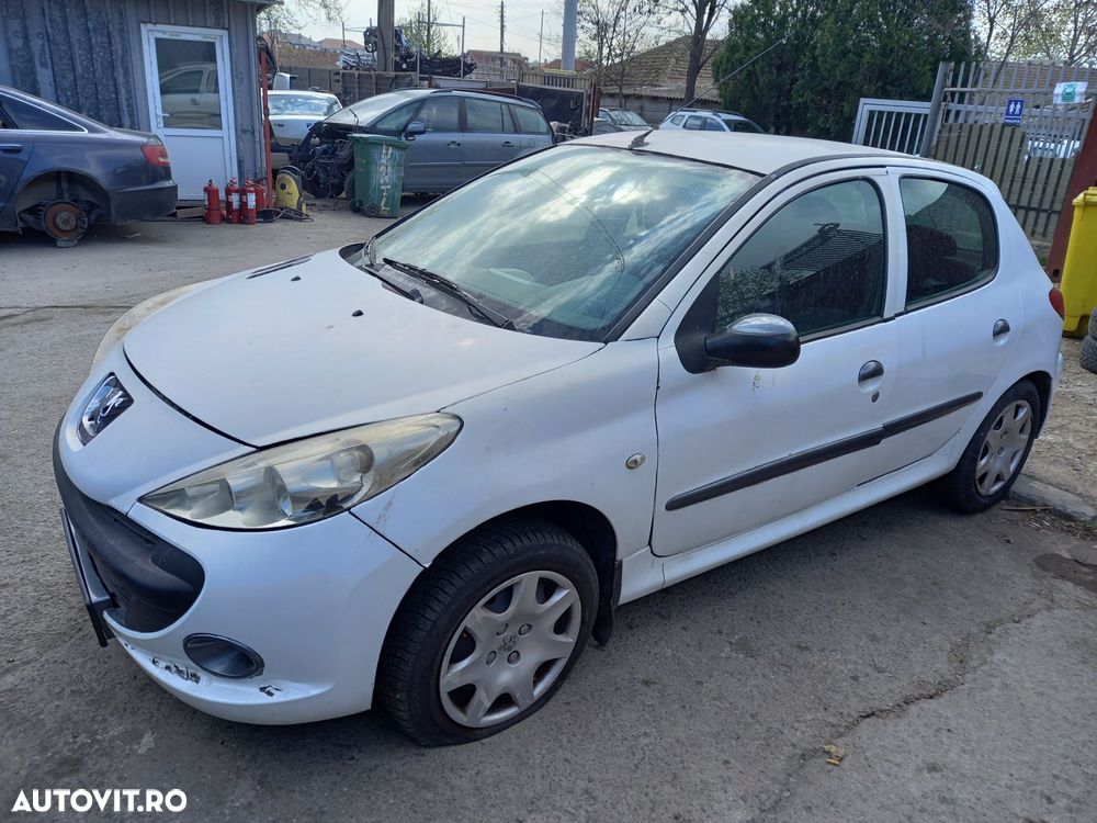 Dezmembrari  Peugeot 206+ (T3E)  2009  > 0000 1.4 i Benzina - 1