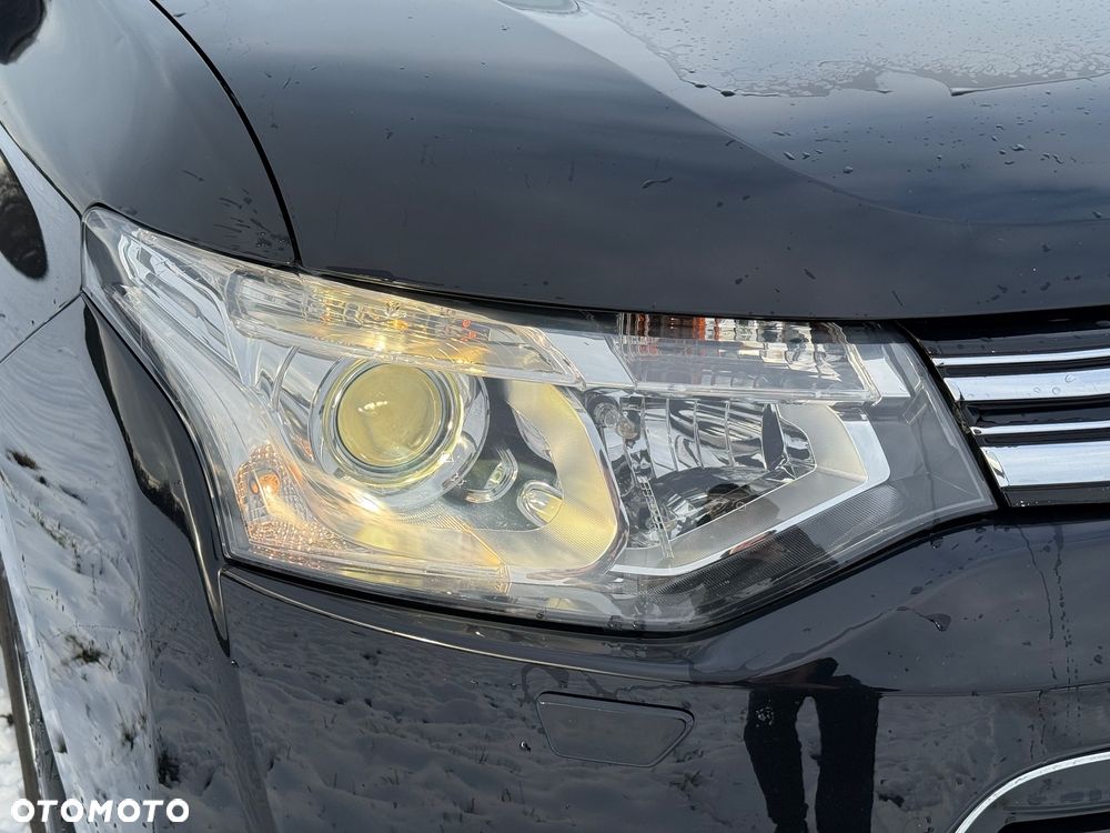 Mitsubishi Outlander 2.0 4WD Top - 28