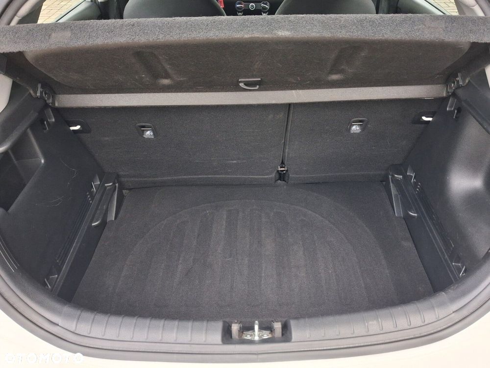 Kia Rio - 19