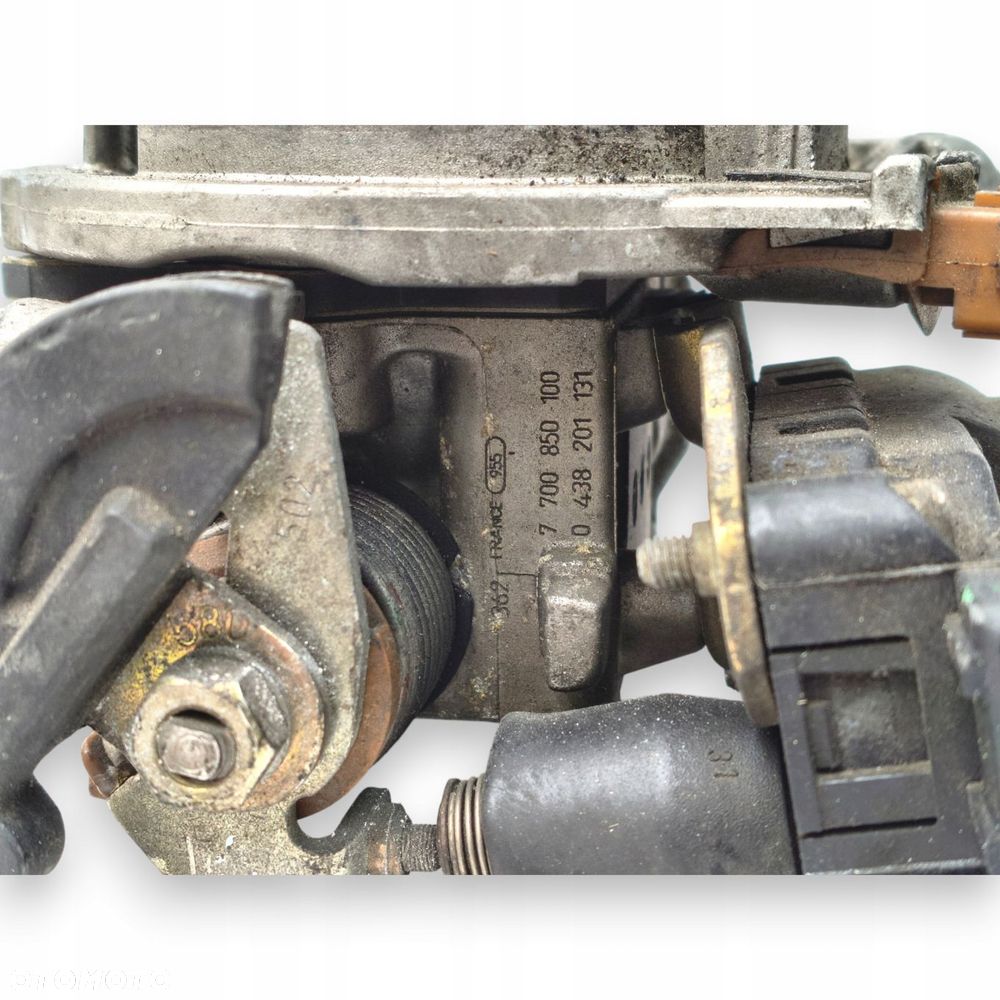 KORPUS WTRYSKU PRZEPUSTNICA Renault Clio Twingo 1.2 7700850100 Bosch - 3