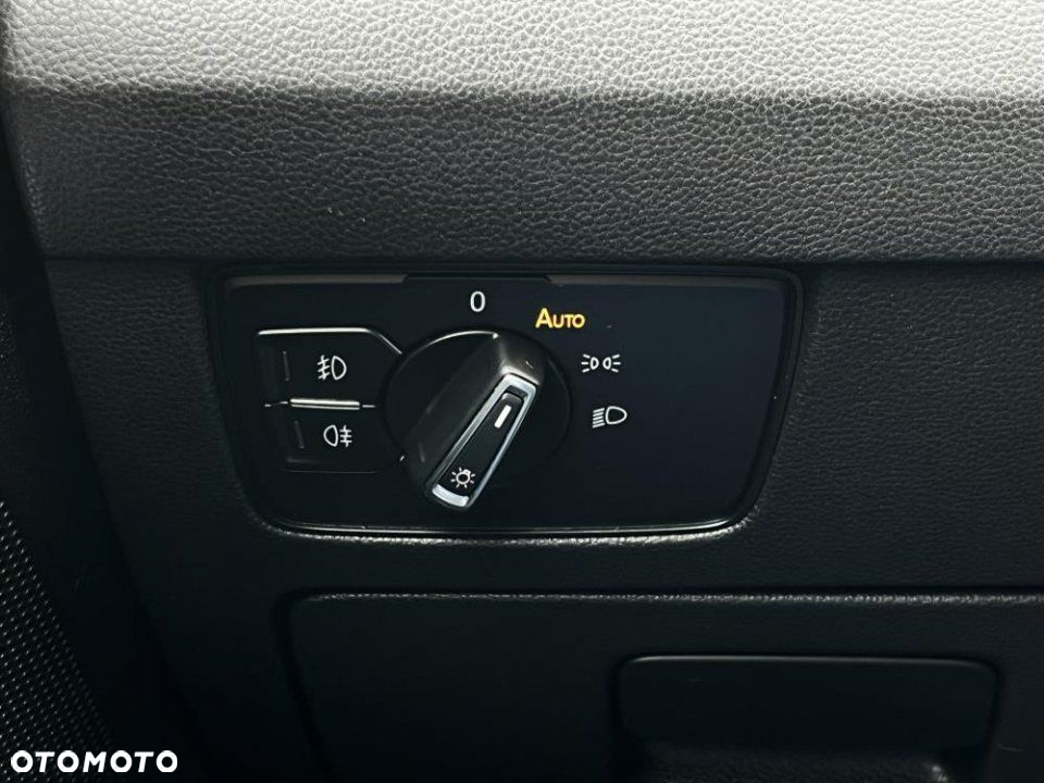 Volkswagen Passat - 20