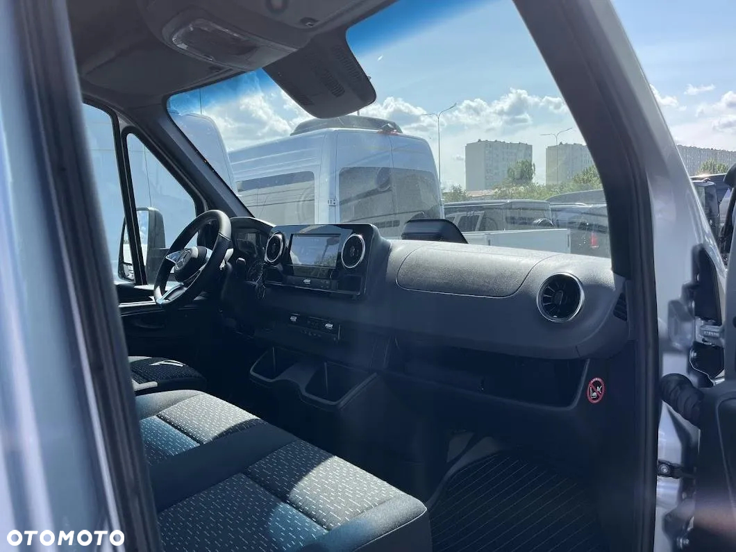 Mercedes-Benz Sprinter - 8
