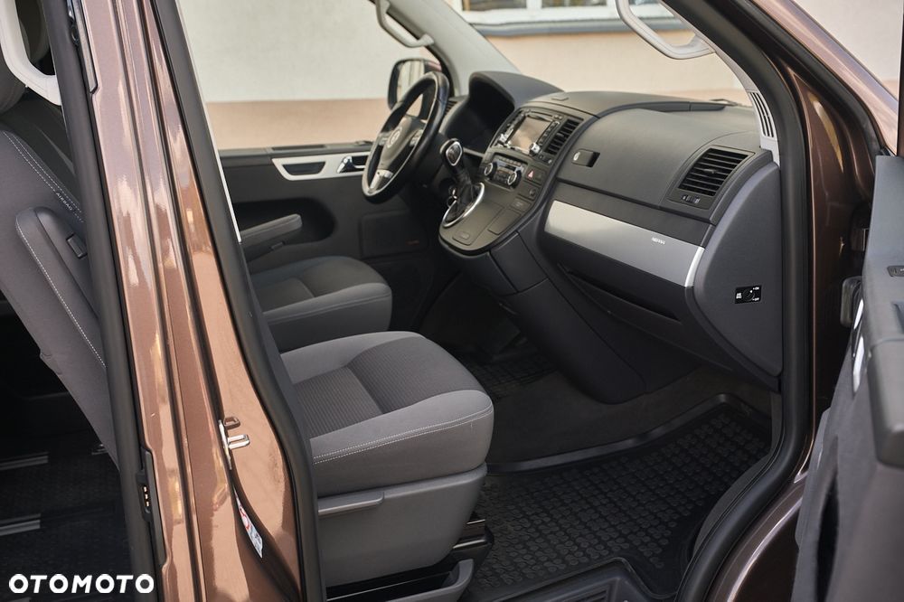 Volkswagen Multivan - 26