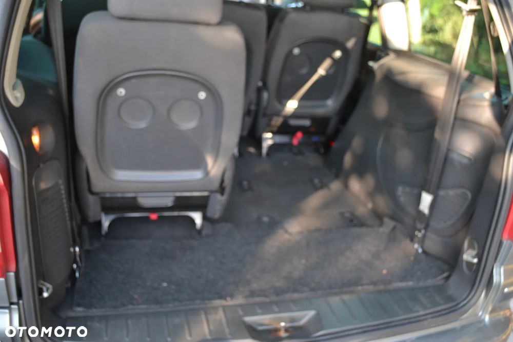 Volkswagen Sharan 1.9 TDI Comfortline Family - 7