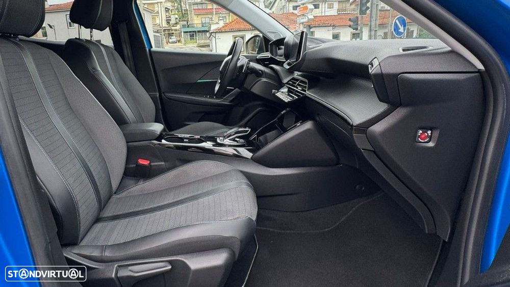 Peugeot 2008 1.5 BlueHDi Allure EAT8 - 18