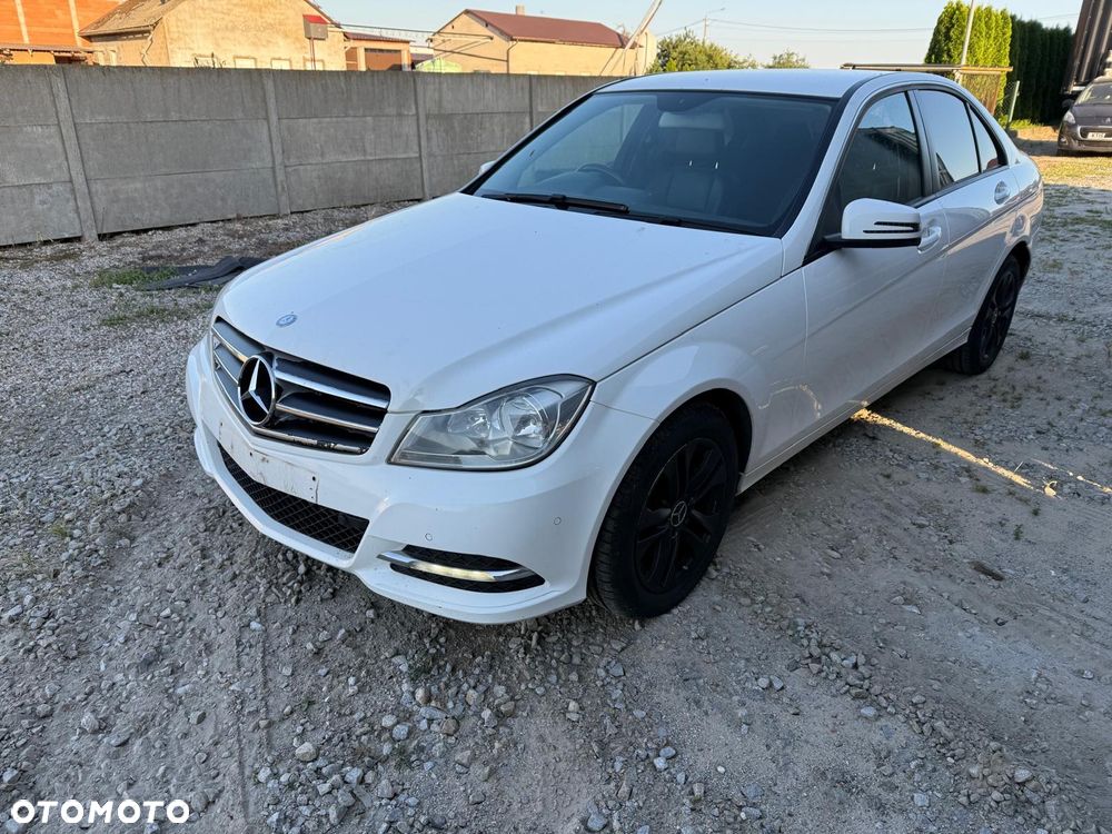 Mercedes-Benz Klasa C 220 CDI DPF BlueEFFICIENCY Special Edition - 14