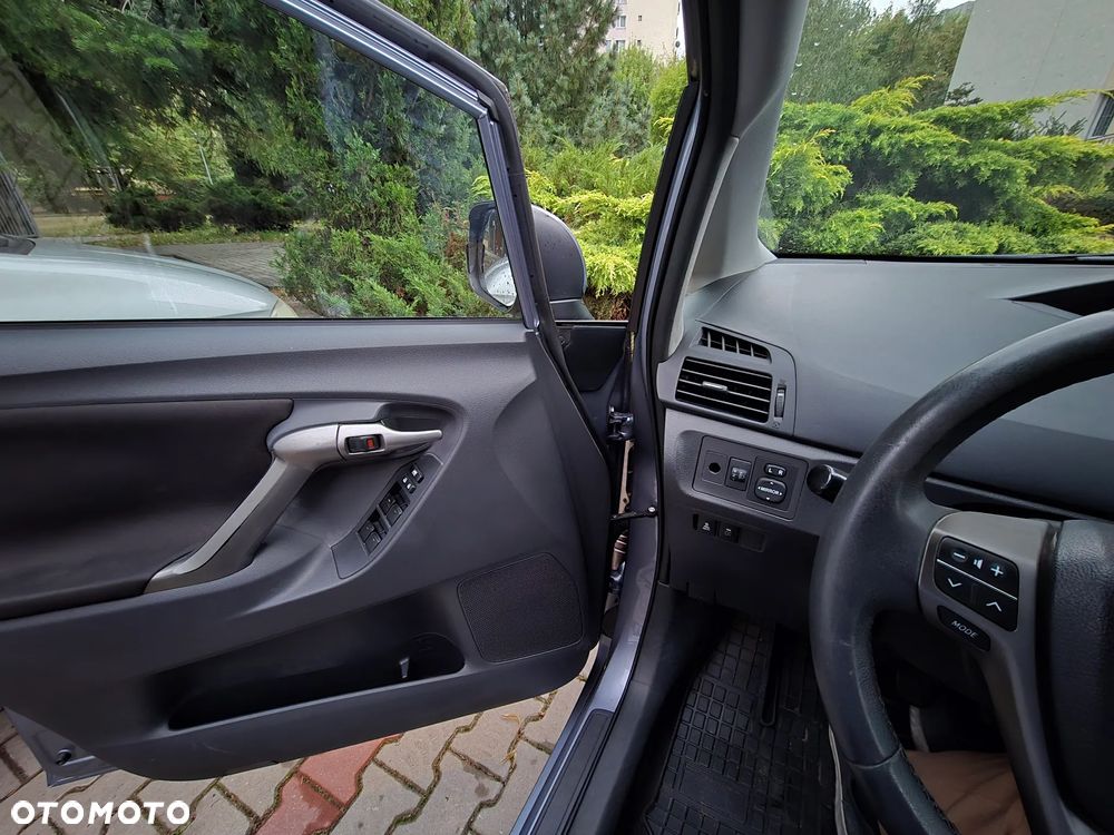 Toyota Verso 2.0 D-4D Sol - 10