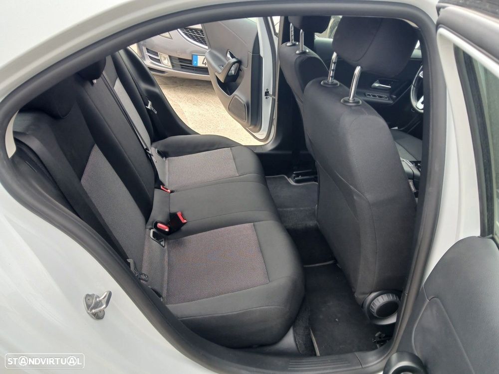 Mercedes-Benz A 250 Limousine e 8G-DCT - 14