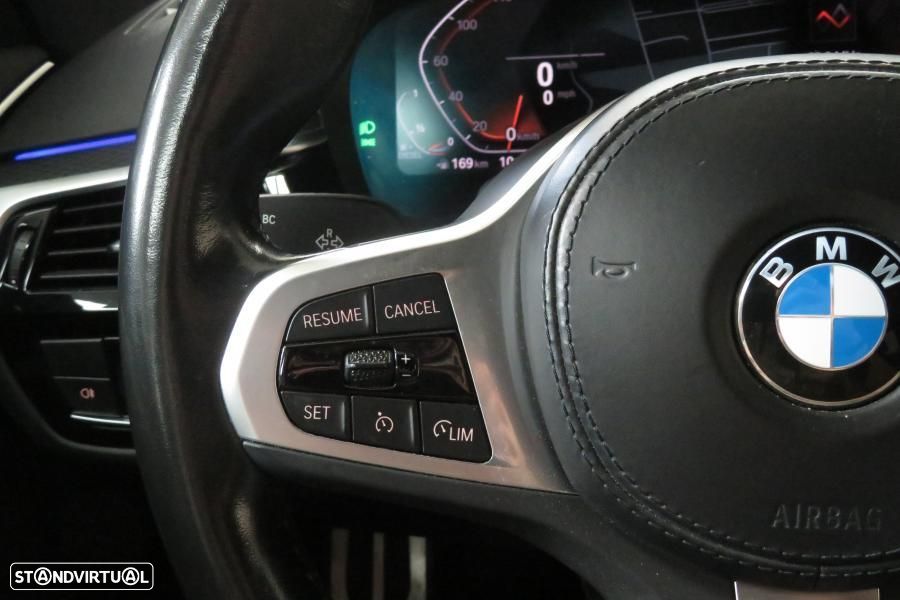BMW 520 d Pack Desportivo M Auto - 11