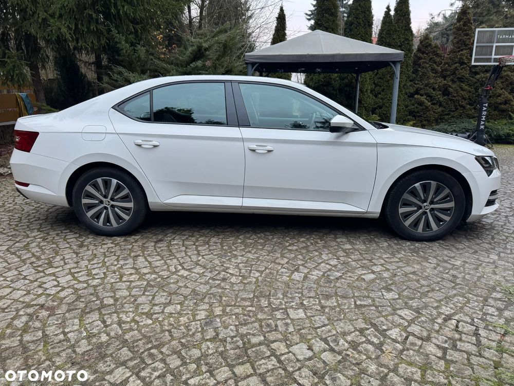Skoda Superb 2.0 TDI SCR Ambition - 7