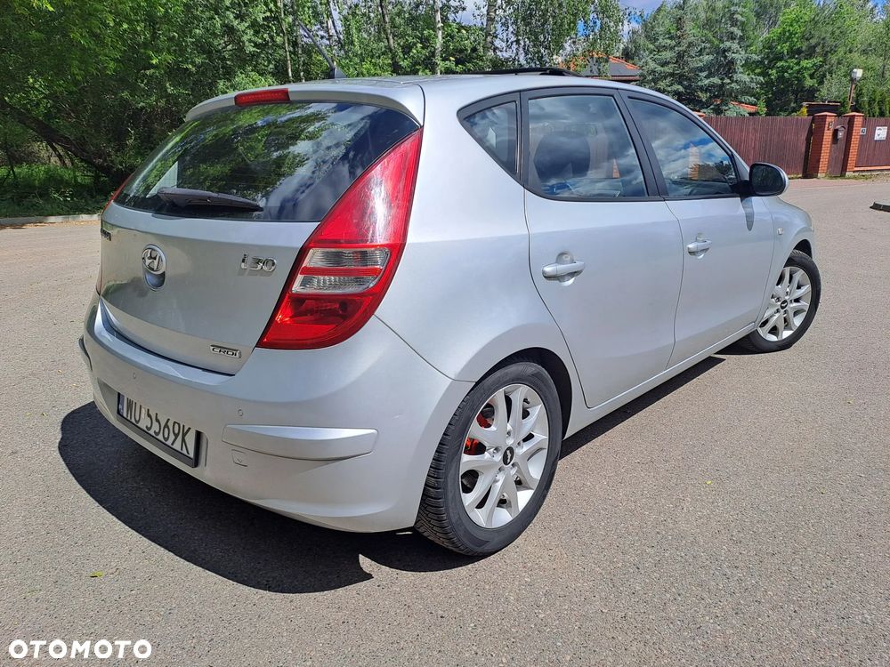 Hyundai i30 1.6 CRDi Comfort EU5 - 8