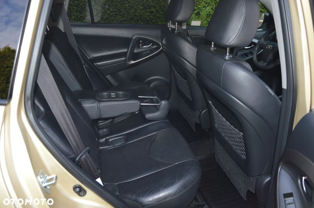 Toyota RAV4 2.2 D-CAT Sol 180 - 16