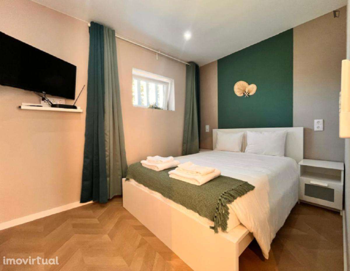 Casa com 2 quartos - localizado em Paranhos Porto - Grande imagem: 2/25