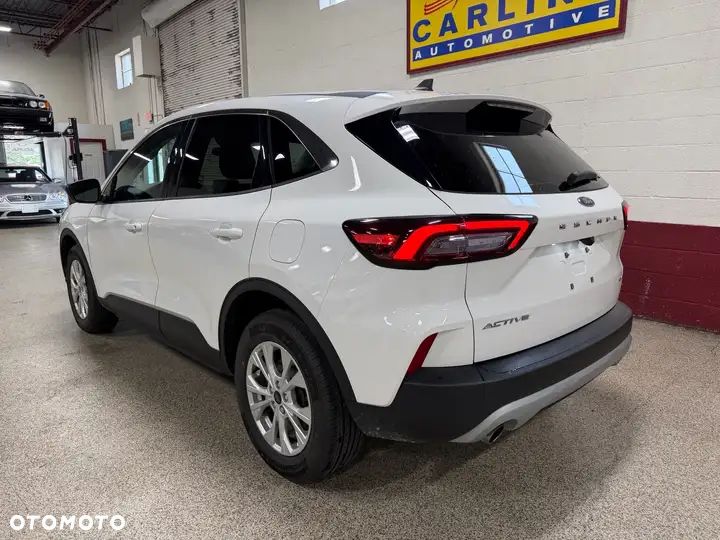 Ford Escape 2.0 EcoBoost AWD Titanium - 4