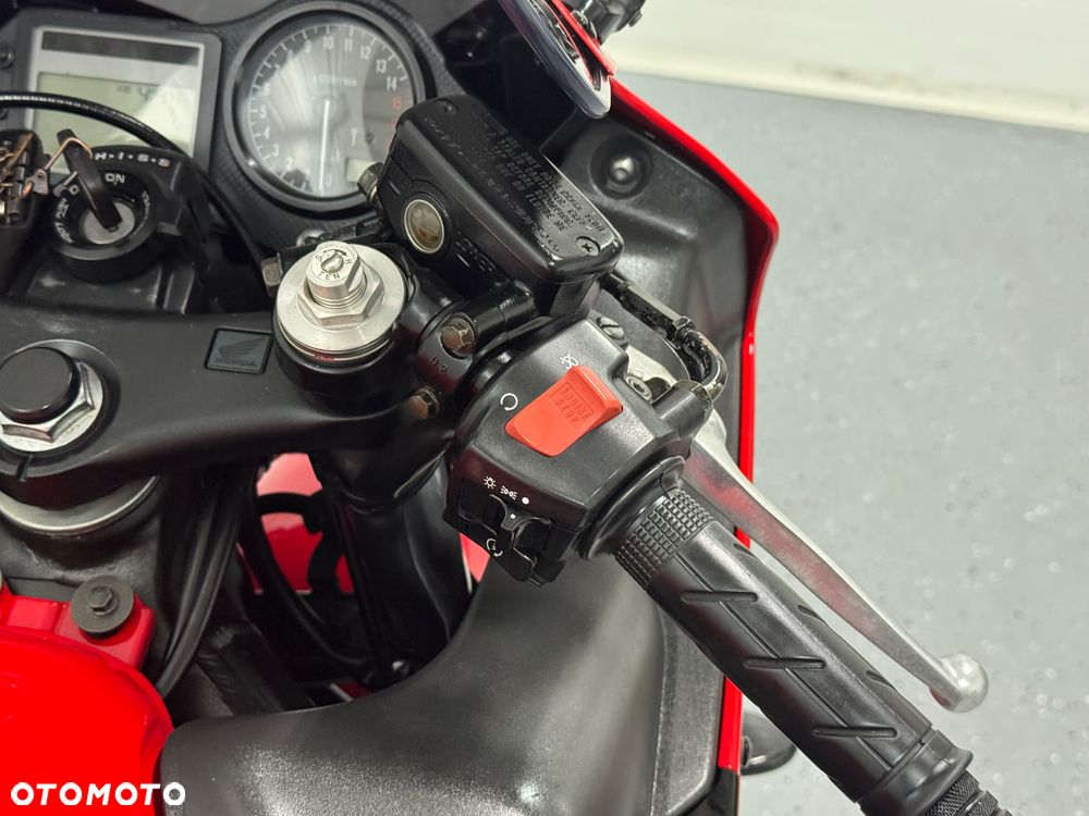 Honda CBR - 16