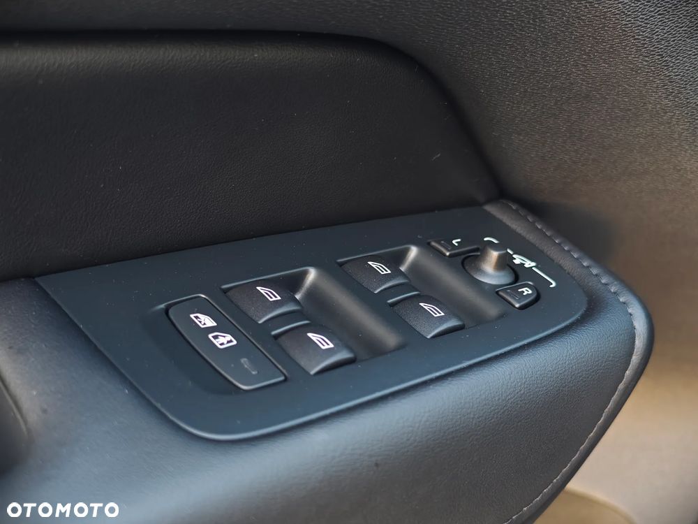 Volvo XC 60 B5 B Geartronic RDesign - 29