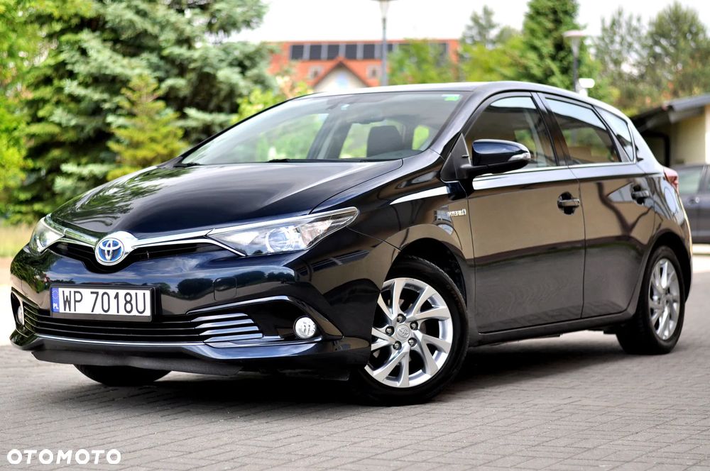 Toyota Auris 1.8 HSD Sol - 11