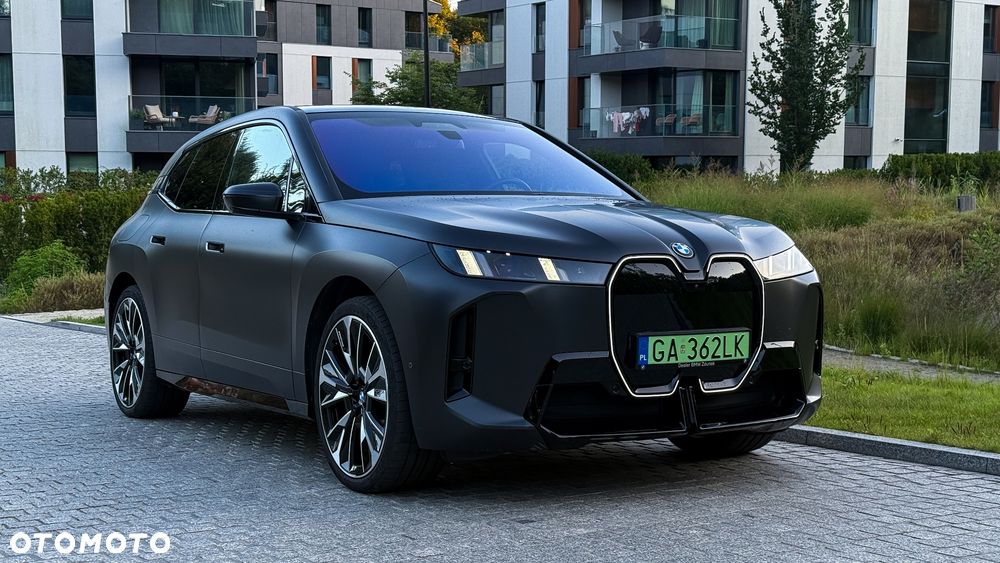 BMW iX - 15