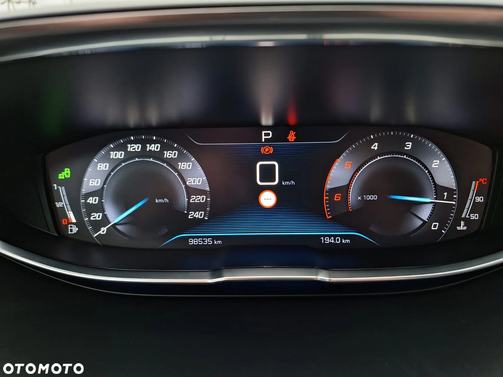 Peugeot 3008 1.6 BlueHDi Active S&S EAT6 - 28