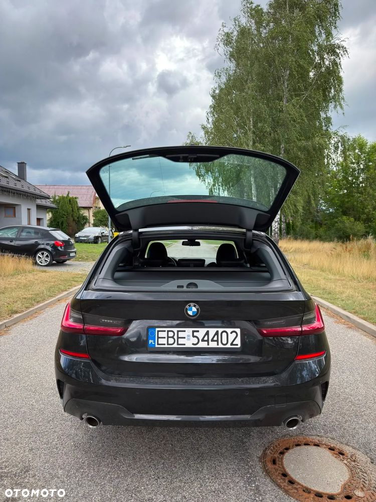 BMW Seria 3 318i M Sport - 9