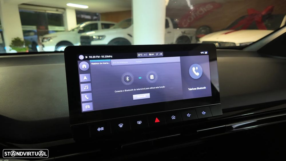 MG MG4 64 kWh Luxury - 27