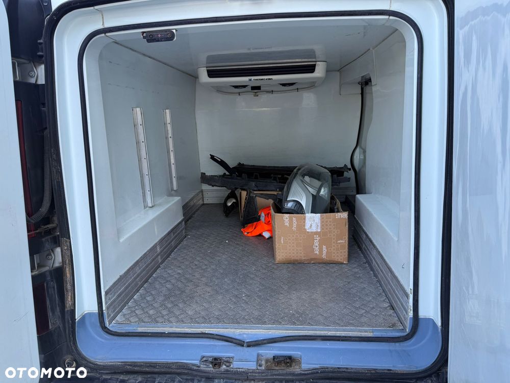 Renault Trafic - 23