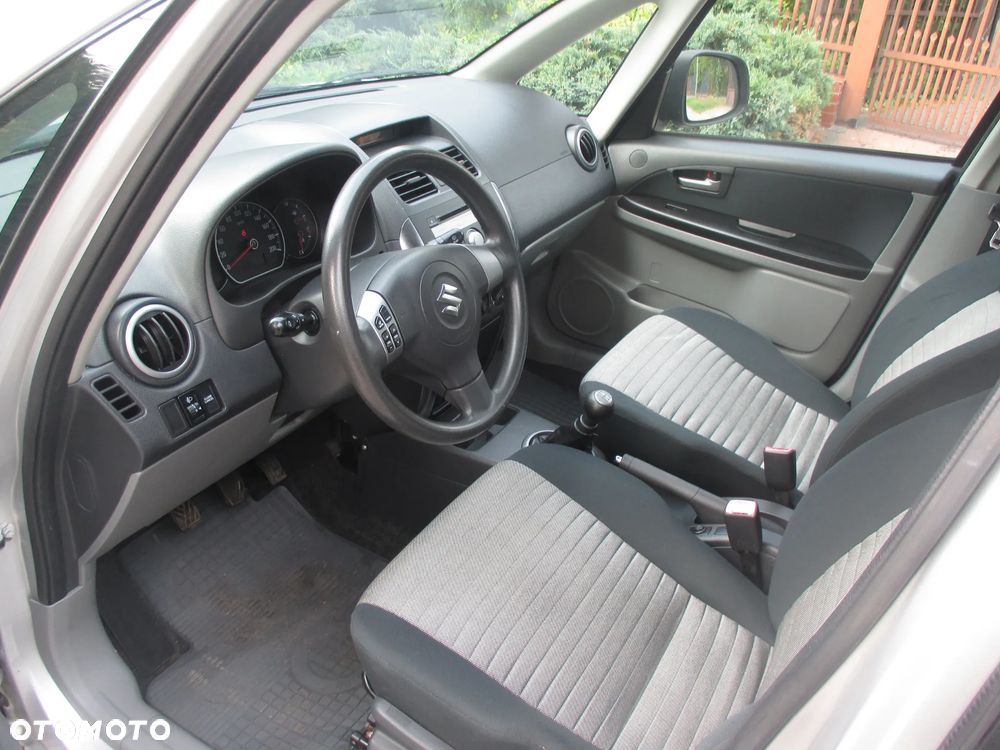 Suzuki SX4 - 9