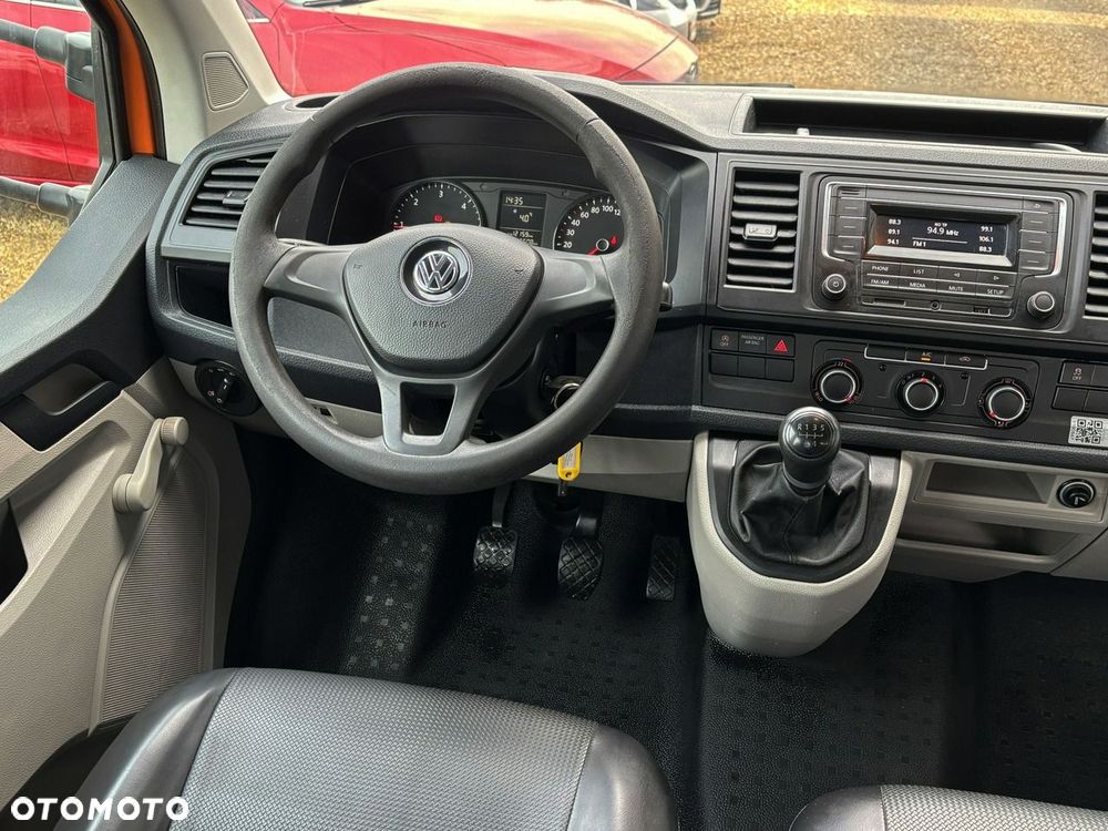 Volkswagen Transporter - 22
