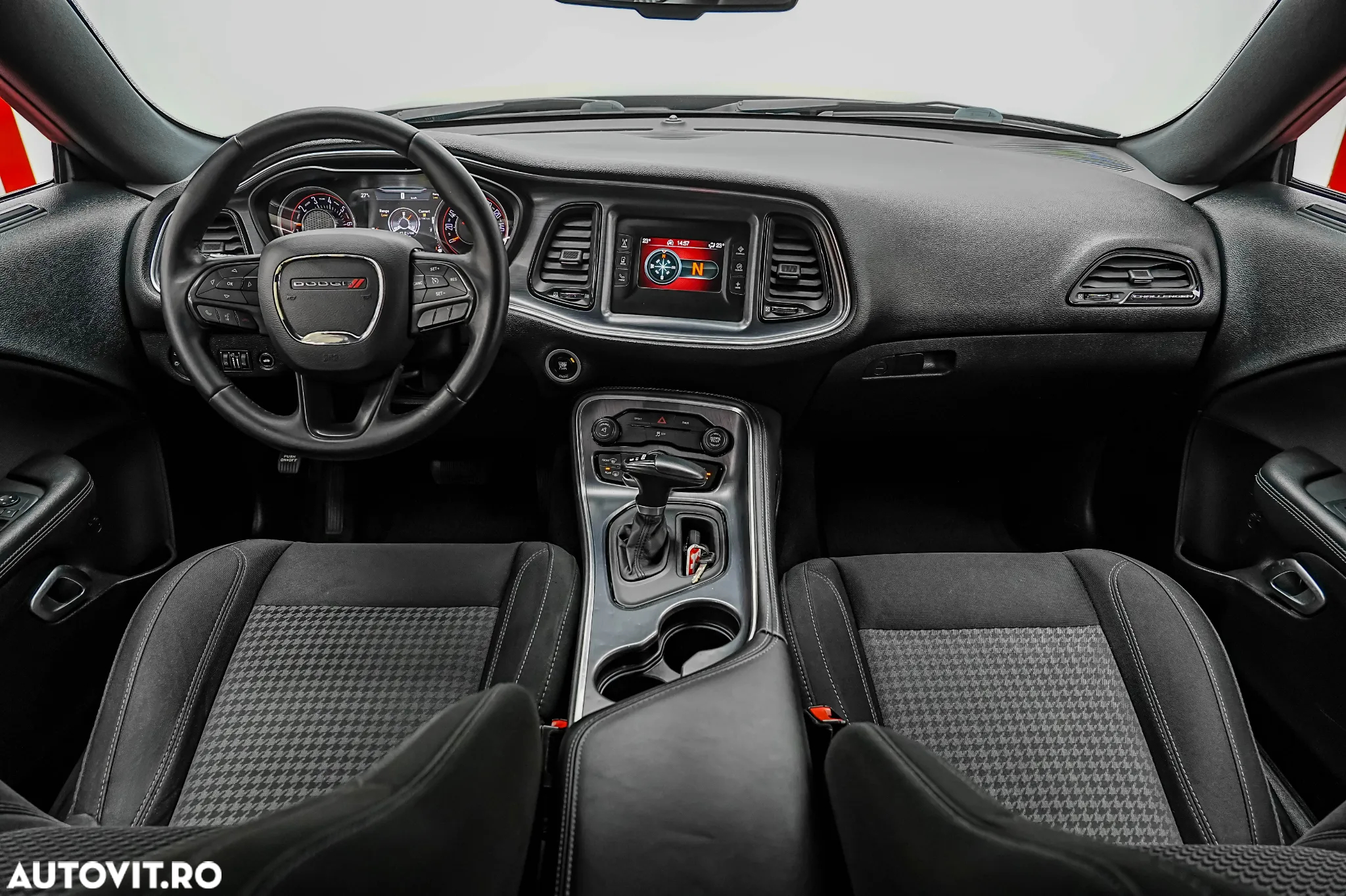Dodge Challenger Automatik SXT Plus - 2