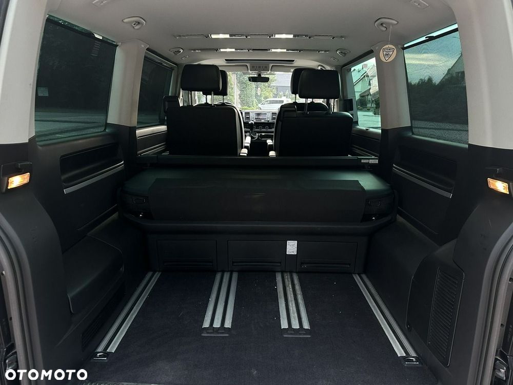 Volkswagen Multivan - 23