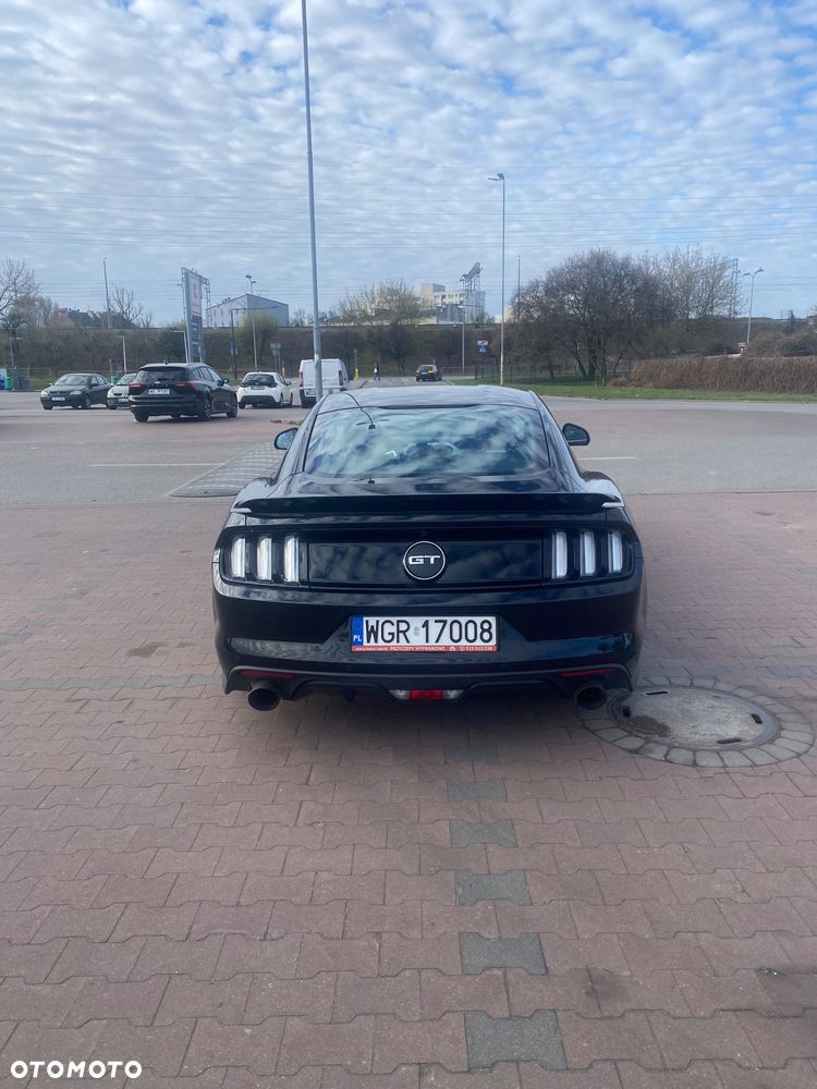 Ford Mustang - 8