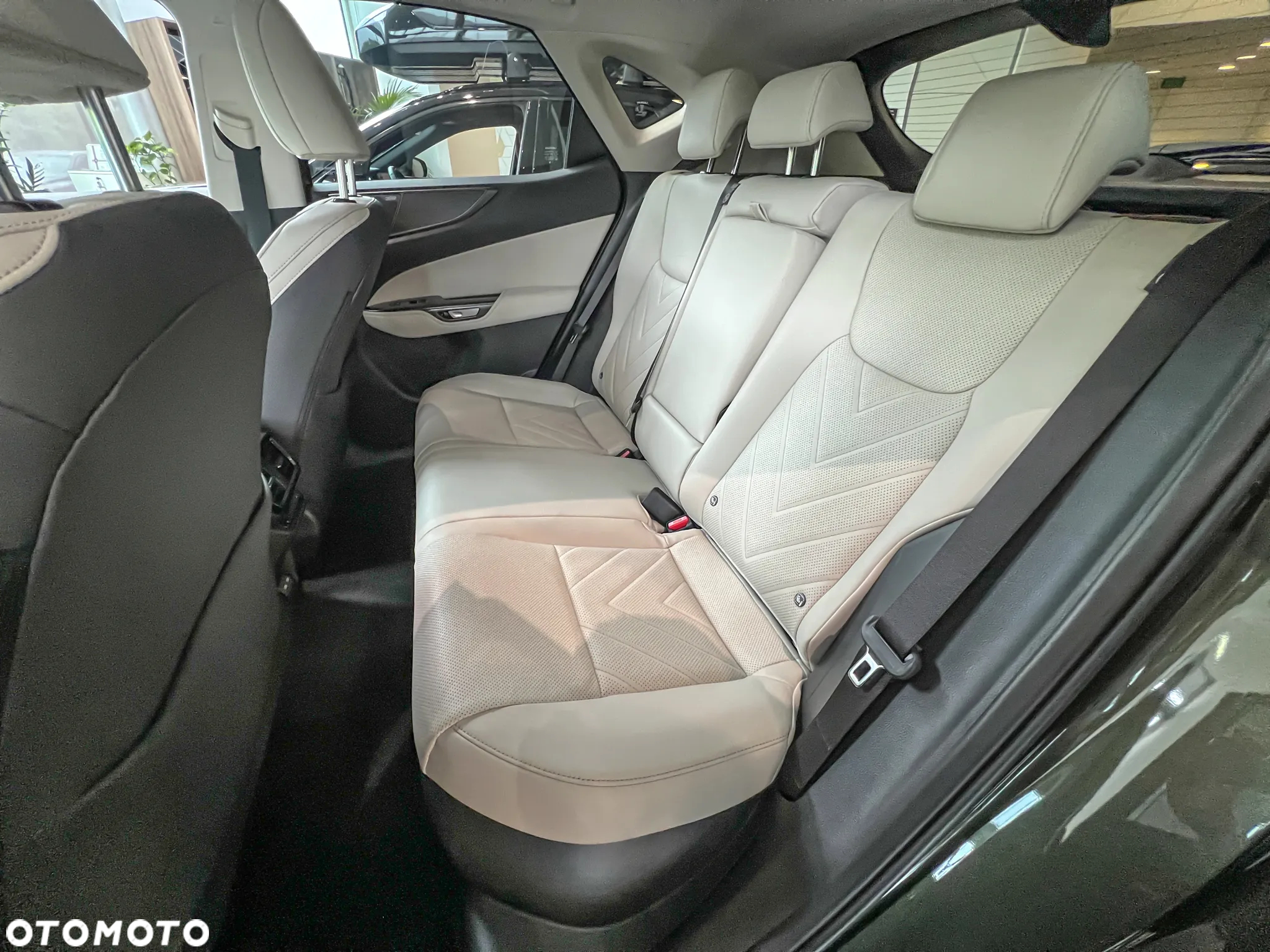 Lexus NX 350h Omotenashi AWD - 13