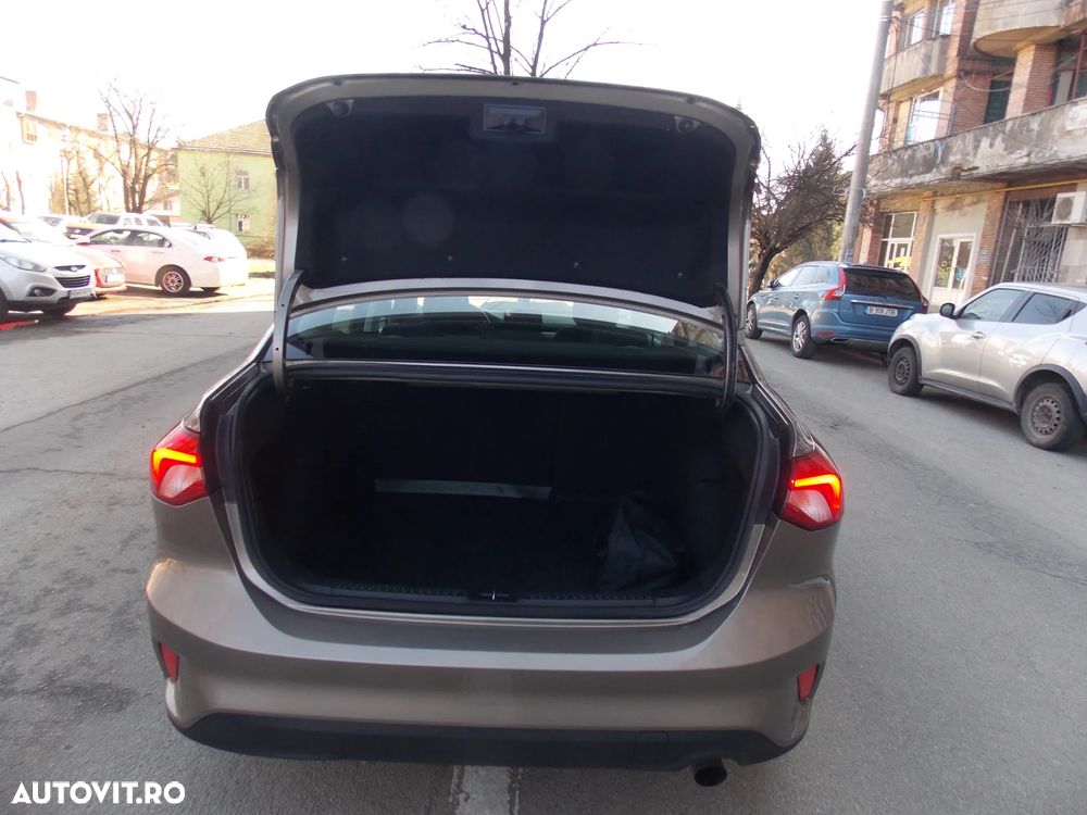 Ford Focus 1.0 EcoBoost Titanium - 9