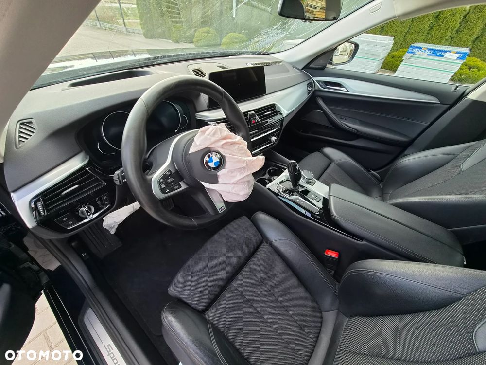 BMW Seria 5 530d xDrive Sport Line - 12