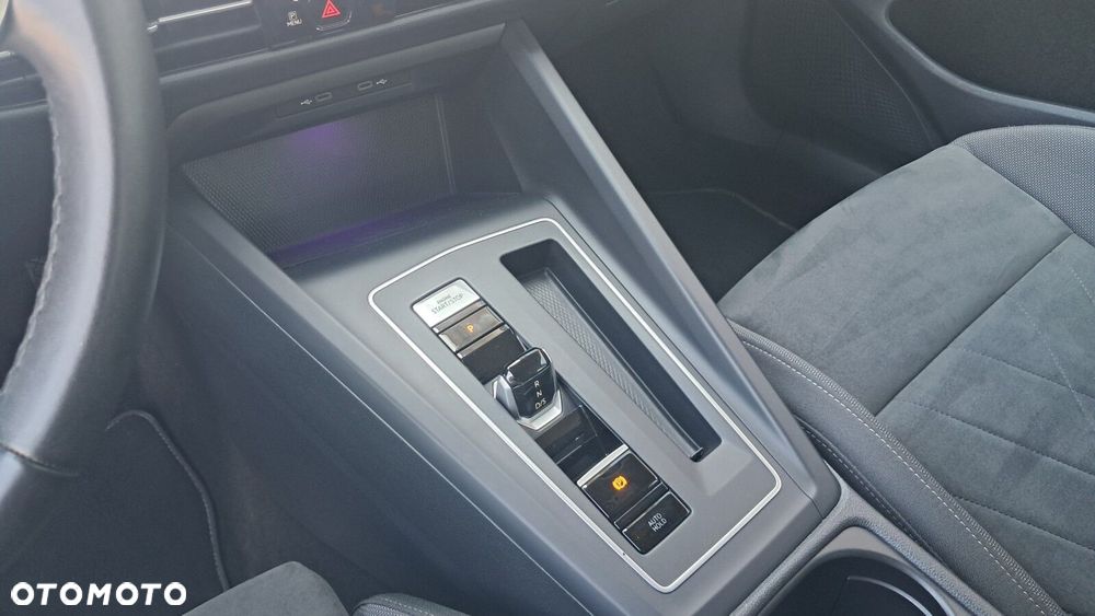 Volkswagen Golf 1.5 eTSI Style DSG - 30